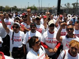 En el transcurso del día, simpatizantes del empresario reúnen firmas para pedir su liberación definitiva. NOTIMEX  /