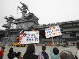 Marinos a bordo del portaaviones USS Carl Vinson, desde donde fue arrojado al mar el cuerpo del líder de Al Qaeda. AFP  /