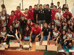 Las distinciones de colores no existieron esta tarde entre rojinegros y rojiblancos