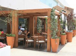 El 50% de los encuestados dijo que festajarpan el día en un restaurante. ARCHIVO  /