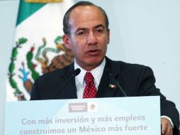 'Muchas felicidades a todos los papás de México', escribió Felipe Calderón en Twitter. NTX  /