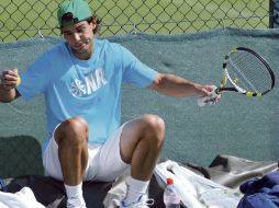 Rafa Nadal, durante su última práctica, antes de enfrentar hoy en primera ronda a Michael Russell. REUTERS  /