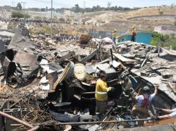 La detonación provocó daños totales en el establecimiento de comida china. EFE  /