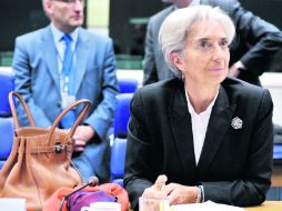 Colegas regalaron a Lagarde chocolates y le desearon lo mejor para su intento de convertirse en la primera jefa mujer del FMI. ARCHIVO  /