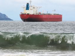 Las autoridades de Protección Civil mantienen para hoy alerta naranja para las actividades en Alta mar. A. GARCÍA  /