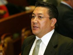 El diputado Abraham González Uyeda acudió hoy a entregar la iniciativa al Congreso local. ARCHIVO  /