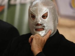 El Hijo del Santo dio a conocer la posibilidad de filmar una historia de la autoría de Guillermo Arriaga. ARCHIVO  /