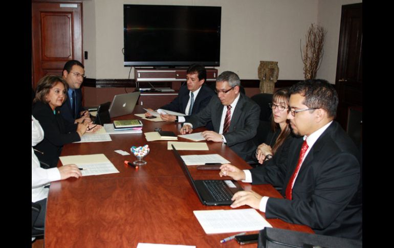Porfirio Lobo, recibió a miembros de la Comisión de Seguimiento del Acuerdo de Cartagena. EFE  /