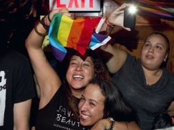 Miembos de la comunidad gay ceelebran. REUTERS  /