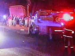 Al lugar arribó Protección Civil y Bomberos de Tonalá; los dos choferes se dieron a la huida. ESPECIAL  /