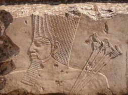 De los bloques de piedra recuperados, los arqueólogos han limpiado hasta ahora 120 piezas. ESPECIAL  /