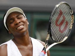 Venus Williams lamenta su eliminación del torneo de Wimbledon. REUTERS  /