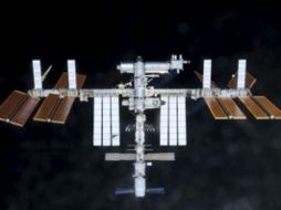 Debido a los distintos desechos espaciales la EEI se ve obligada a corregir la órbita de la plataforma para evitar colisiones. EFE  /