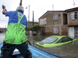 Labores de rescate de las personas que quedaron atrapadas en sus viviendas en la ciudad de México. EL UNIVERSAL  /