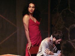 Modesta y Fabián (Mario Iván Cervantes y Humberto Armas) en una escena de La fe de los cerdos. A. HINOJOSA  /