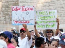 Hombres, mujeres y niños de todas las edades exigen la reforma migratoria; ven ambiente agresivo para las minorías en Atlanta. AP  /