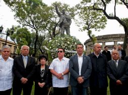 Guadalupe Hernández, Rafael Yerena (a su derecha), Rafael Gonzáles (penúltimo de izq. a der.) y Antonio Álvarez (último) E. BARRERA.  /