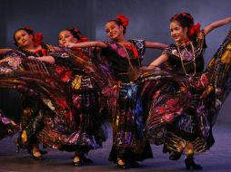 El Ballet Folclórico Infantil presentó una selección de bailes chiapanecos. M. FREYRÍA  /