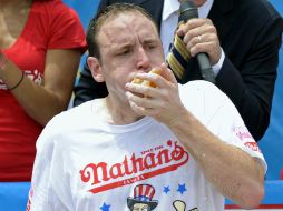 Joey dejó boquiabiertos a los cientos de asistentes que cada año se congregan en un recinto de Coney Island. EFE  /