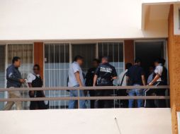 Policías y paramédicos municipales acudieron al lugar de los hechos para auxiliar a las víctimas. O. RUVALCABA  /