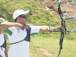 El arquero jalisciense Juan René Serrano buscará el domingo la medalla de bronce del Campeonato Mundial de Tiro con Arco. MEXSPORT  /
