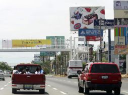Anuncios espectaculares en Prolongación López Mateos. A. GARCÍA  /