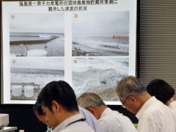 Fotografías que nos muestran el avanze de las olas. AP  /