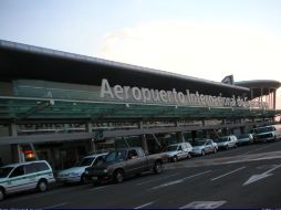 Los principales aeropuertos mexicanos tendrán puestos de control para evitar posibles epidemias de sarampión. AP  /