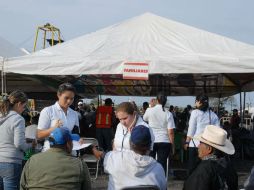 Durante varios días se mantuvo la vigilancia de familiares y autoridades a las tareas de rescate de cuerpos. ESPECIAL  /