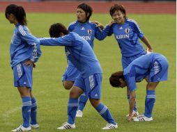 Las jugadoras de la selección japonesa pasaron la mayoría de su entrenamiento jugando. AP  /