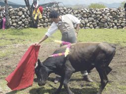 Cristian Verdín es uno de los alumnos más avanzados de la academia. E. FLORES  /
