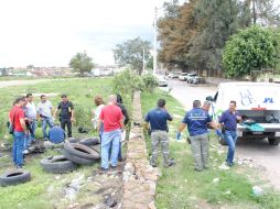 Agentes de la Procuraduría estatal y peritos del IJCF acudieron al lugar para indagar el hallazgo de los restos humanos. O. RUVALCABA  /