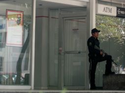 El repunte de delitos abre debate sobre seguridad privada en instituciones financieras.ARCHIVO  /