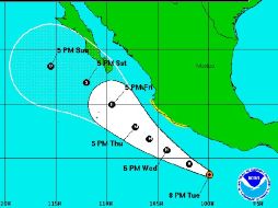 Se pronostica que 'Dora' se mantendrá lejos de las costas aunque se desplazará de manera paralela a ellas. Gráfica del CNH  /