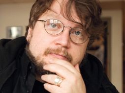 Guillermo del Toro, junto al novelista Chuck Hogan, creó la trilogía que estará disponible en cómic. ESPECIAL  /