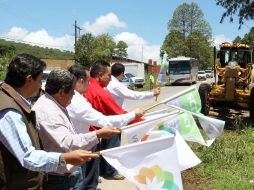 Al banderazo de trabajos de conservación acudieron los diputados Alberto Esquer Gutiérrez, y Salvador Barajas del Toro. A. CAMACHO  /