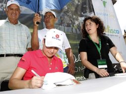La golfista número uno de la LPGA firmó autógrafos a los asistentes del evento. EL INFORMADOR  /