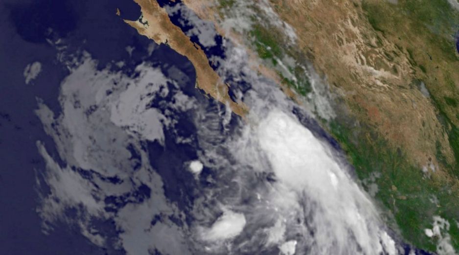 El SMN dijo que Dora se encontraba 270 km al suroeste de Cabo San Lucas, con un desplazamiento de 15 kh hacia el noroeste. NTX  /