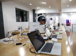 Apple sólo cuenta con 13 establecimientos autorizados en Kunming. REUTERS  /