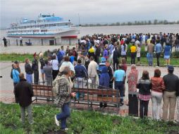 De las 201 personas que viajaban en el 'Bulgaria', sólo 79 fueron rescatadas con vida. ARCHIVO  /