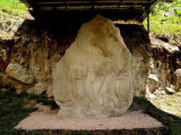 Especialistas del INAH hallan antiguo monumento denominado ''Triada de los felinos''. EL UNIVERSAL  /