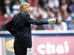 El director del Arsenal durante el amistos con FC Cologne. AP  /