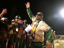 Mario Sepúlveda, uno de los 33 mineros rescatados en Atacama, al momento de salir de la mina. AP  /