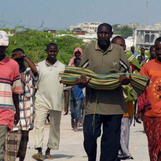 Habilitan puente aéreo para combatir la hambruna en Somalia