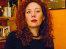 La escritora confesó que su más reciente obra es una novela desesperanzada en el tratamiento a la historia y los personajes. ESPECIAL  /