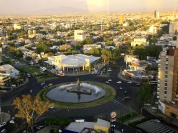 Vecinos prevén un caos vial en la zona, principalmente en Avenida Vallarta, con el cierre de carriles en La Minerva. A. GARCÍA  /