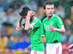 Carlos Orrantia y Cubo Torres lamentan la derrota del Tri Sub-20. MEXSPORT  /