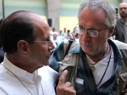 El padre Alejandro Solalinde y el poeta Javier Sicilia asisten a la reunión con legisladores. EL UNIVERSAL  /