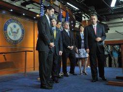 El presidente de la Cámara de Representantes, John Boehner (d), y otros miembros republicanos del congreso. AFP  /