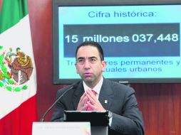 El titular de la Secretaría del Trabajo, Javier Lozano Alarcón da a conocer la cifra histórica de cotizantes en el IMSS. ARCHIVO  /